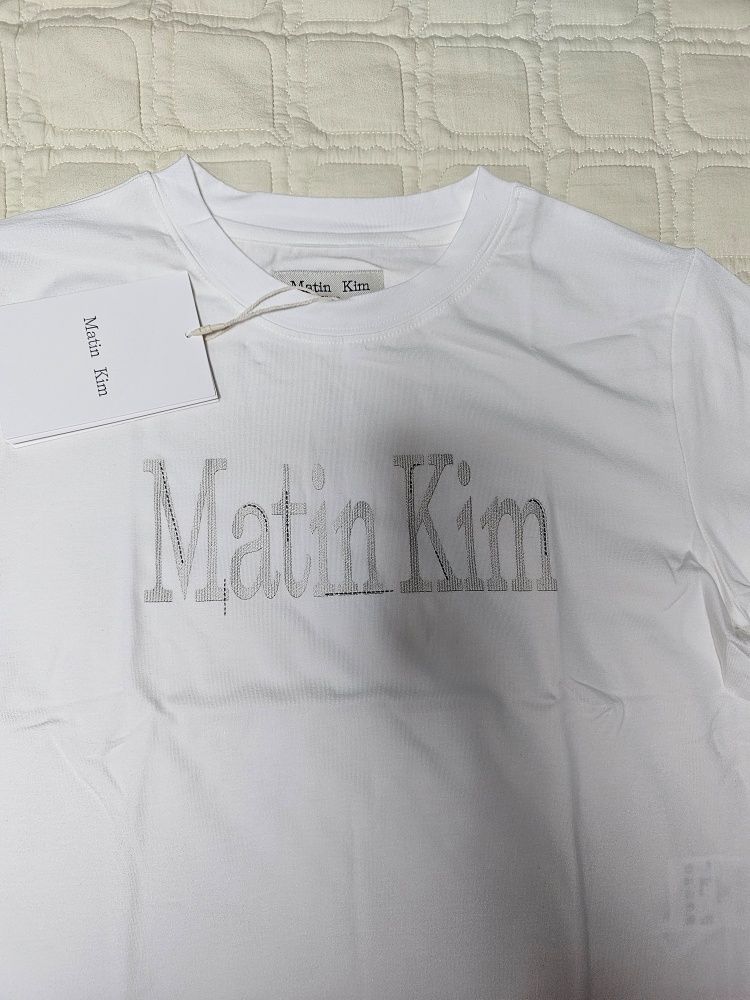 MUSINSA公式 | MATIN KIM PATTERN ARTWORK LOGO CROP TOP IN WHITE