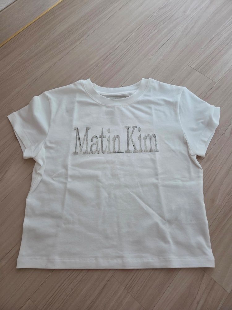 MUSINSA公式 | MATIN KIM PATTERN ARTWORK LOGO CROP TOP IN WHITE