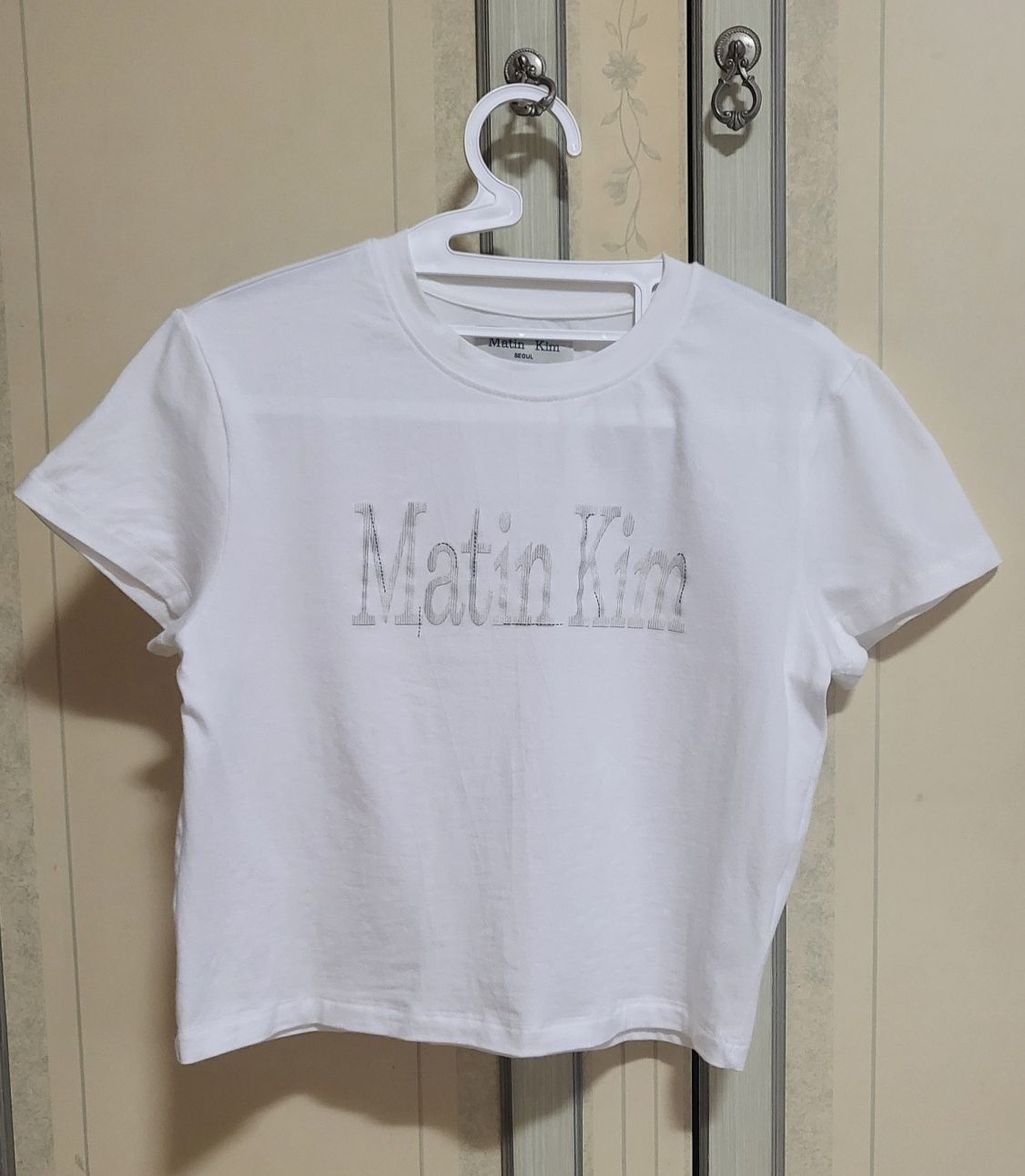 MATIN KIM ■ PATTERN ARTWORK LOGO CROP TOP PATTERN ARTWORK LOGO CROP TOP IN BLACK – Matin Kim