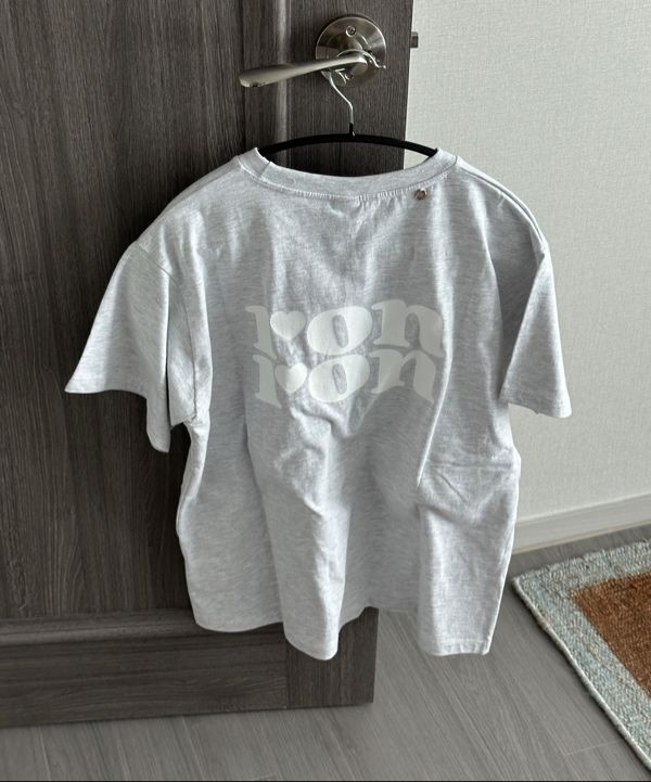 Tシャツ・カットソー RONRON BACK LOGO BASIC FIT T SHIRT WHITE BLACK RR25BST4258WB BACK LOGO BASIC FIT T SHIRT WHITE BLACK - RONRON 론론
