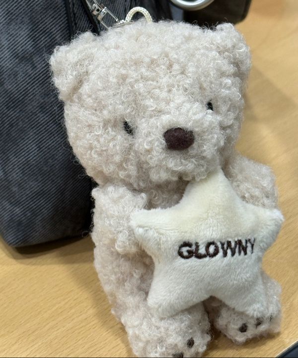 MUSINSA公式 | GLOWNY HUG ME TEDDY KEYRING (2 Colors)