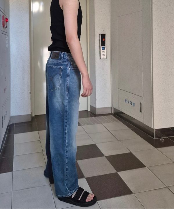 MUSINSA公式 | AAKAM Tapered Denim Pants (Washed Blue)