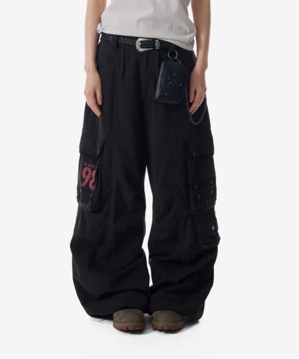 MUSINSA | AAKAM 98 Knee Pin-Tuck Contrast Cargo Pants (Black)
