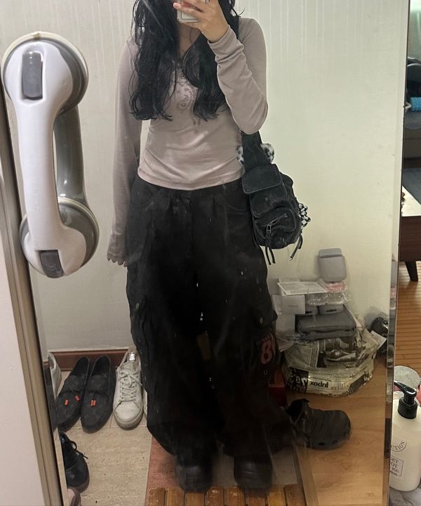 MUSINSA | AAKAM 98 Knee Pin-Tuck Contrast Cargo Pants (Black)