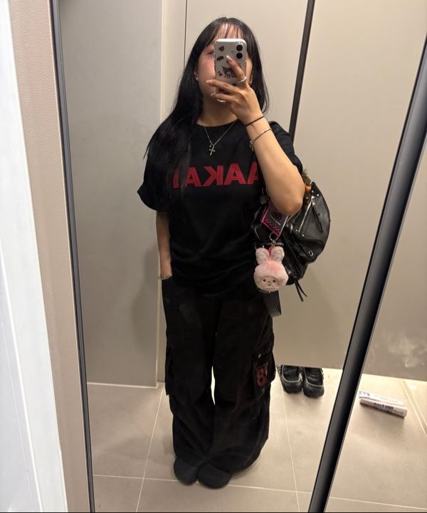 MUSINSA | AAKAM 98 Knee Pin-Tuck Contrast Cargo Pants (Black)