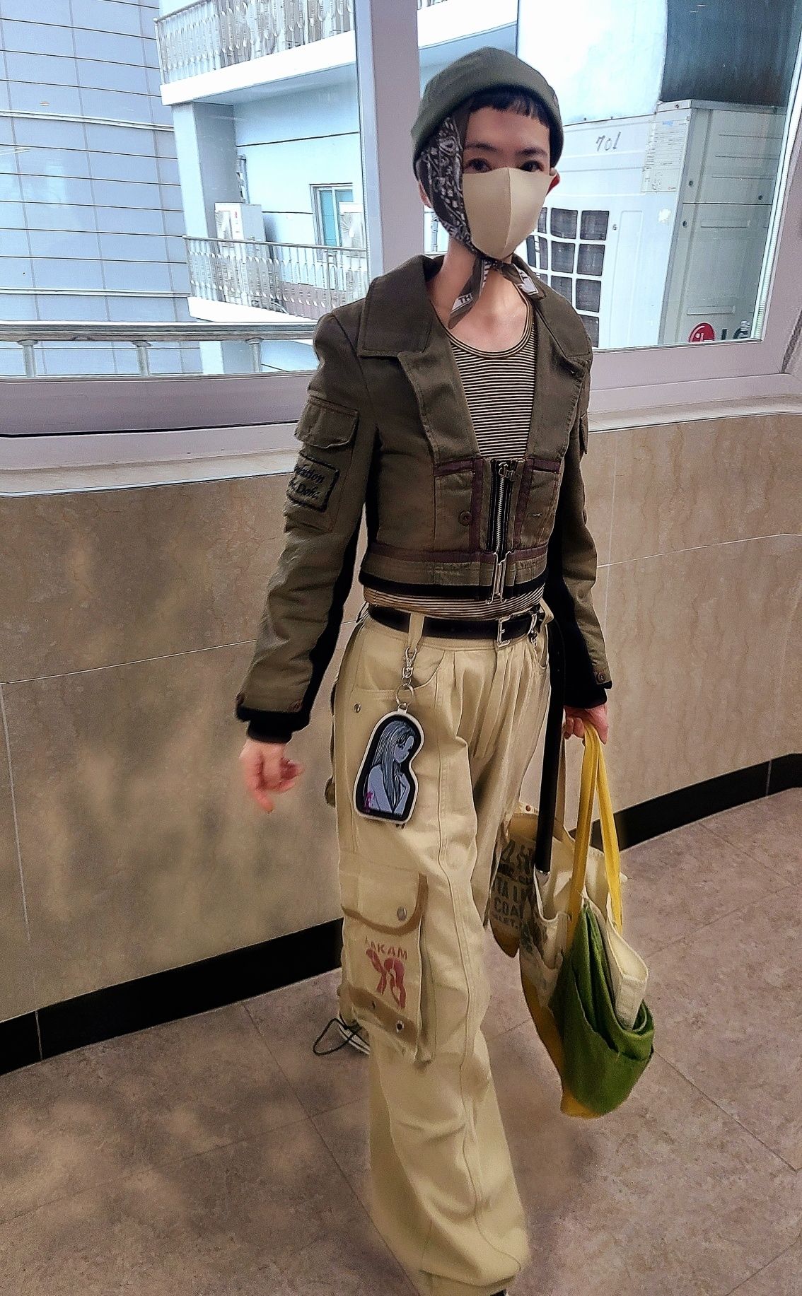 MUSINSA | AAKAM 98 Knee Pin-Tuck Contrast Cargo Pants (Beige)