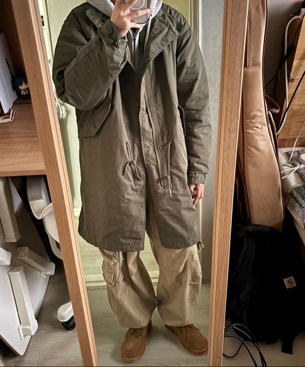 MUSINSA | AAKAM 98 Knee Pin-Tuck Contrast Cargo Pants (Beige)