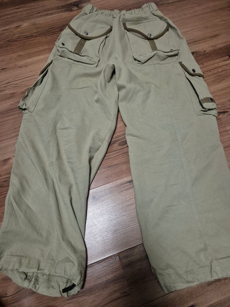 MUSINSA公式 | AAKAM 98 Knee Pin-Tuck Contrast Cargo Pants (Beige)