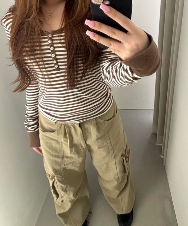 MUSINSA | AAKAM 98 Knee Pin-Tuck Contrast Cargo Pants (Beige)
