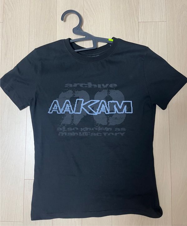 MUSINSA公式 | AAKAM Painted 98 Half Top (Black)
