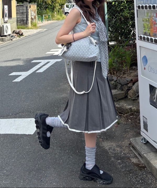 MUSINSA | BADBLUE Dot Cozy Dumpling Bag Gray