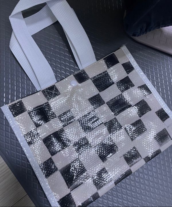THE COLDEST MOMENT ♥ TCM monophonic T /追跡付 MUSINSA | THE COLDEST MOMENT TCM check mini multi bag (white)