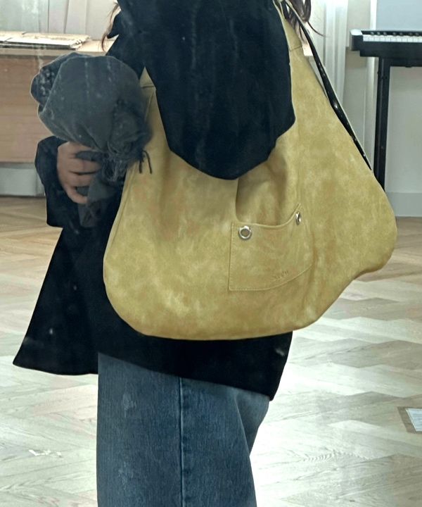 MUSINSA公式 | LETERIE BUCKLE REVERSIBLE SHOULDER BAG_4COLOR