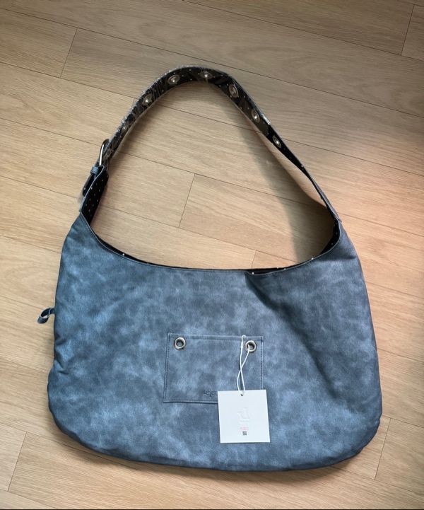 MUSINSA | LETERIE BUCKLE REVERSIBLE SHOULDER BAG_3COLOR