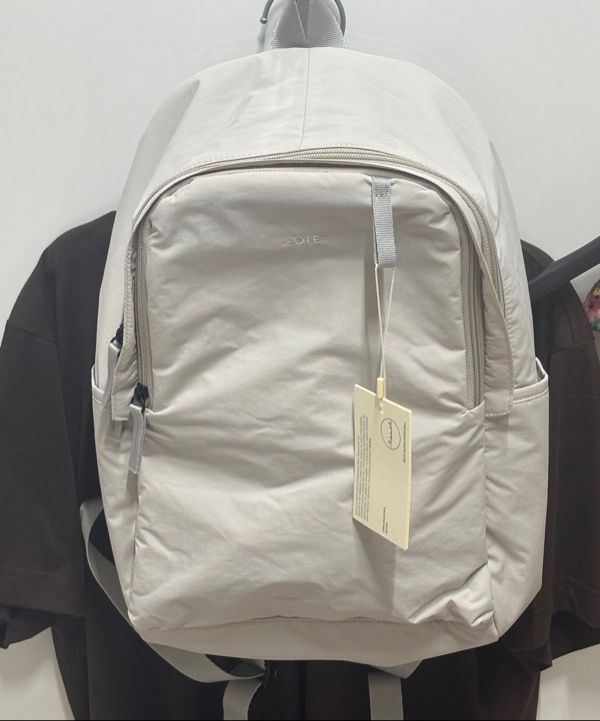 MUSINSA公式 | Pote 0002 HideSlot Classic Backpack AshMilk
