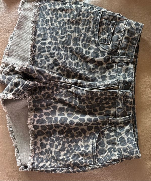 ショートパンツ AVANDRESS Rough Damage Denim Shorts RM5B0041 MUSINSA | AVANDRESS Rough Damage Denim Shorts LEOPARD