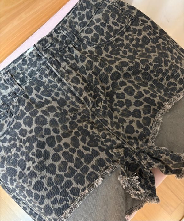 MUSINSA | AVANDRESS Rough Damage Denim Shorts LEOPARD
