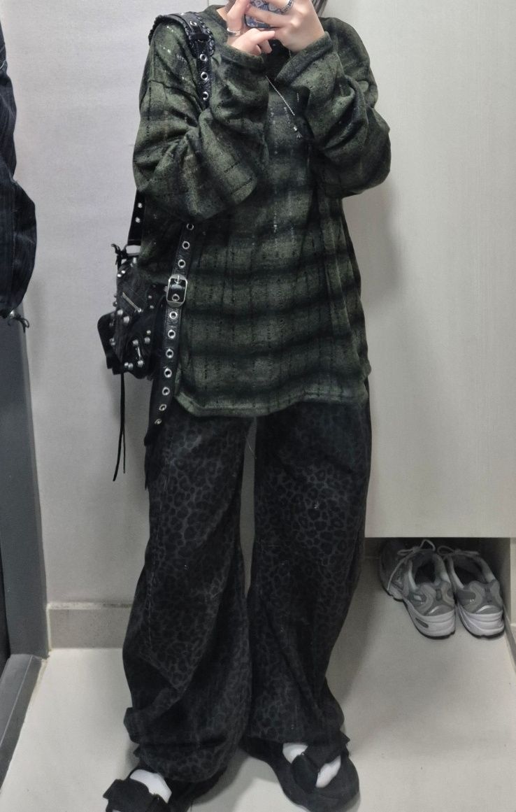 MUSINSA | BADBLOOD Lion Patch Washed Barrel Pants - Black Leopard