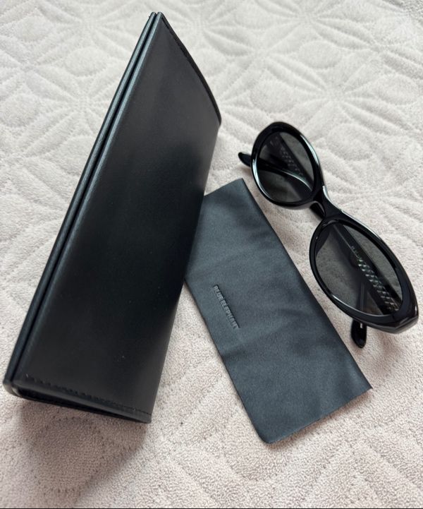 MUSINSA | BLUE ELEPHANT TIMMY-S black
