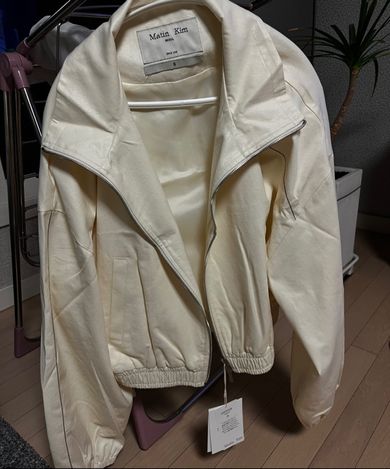 MUSINSA公式 | MATIN KIM MATIN ROUGH COATING CROP BOMBER IN CREAM
