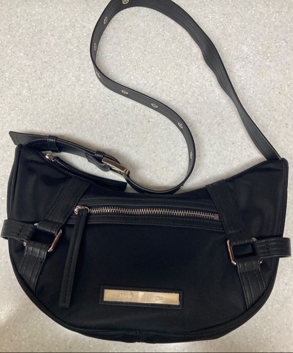 MUSINSA公式 | MATIN KIM FABRIC ARC HOBO BAG IN BLACK