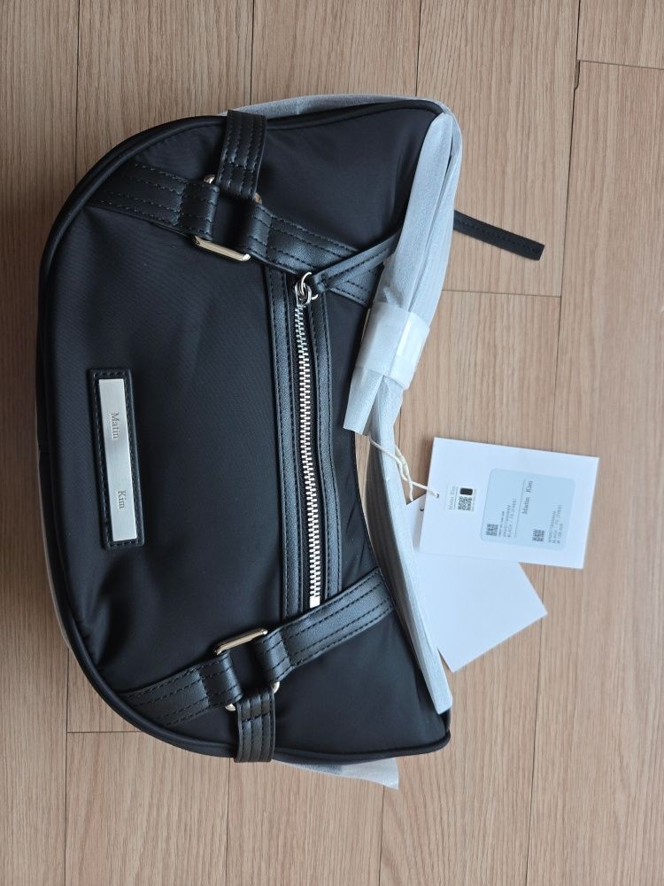 MUSINSA公式 | MATIN KIM FABRIC ARC HOBO BAG IN BLACK