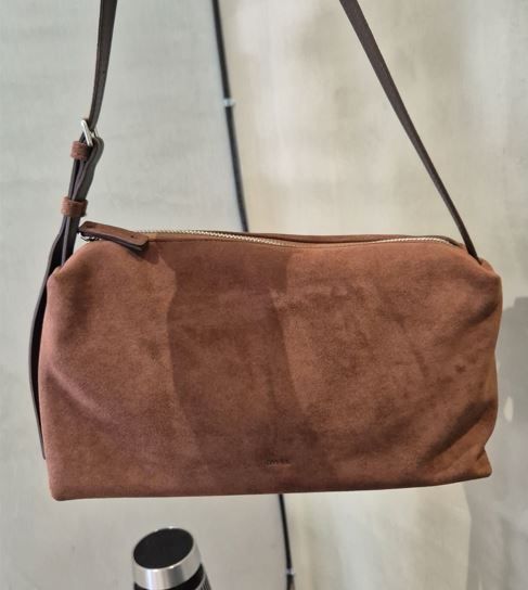 MUSINSA | OVHEE Minu Suede Shoulder Bag_Chocolate