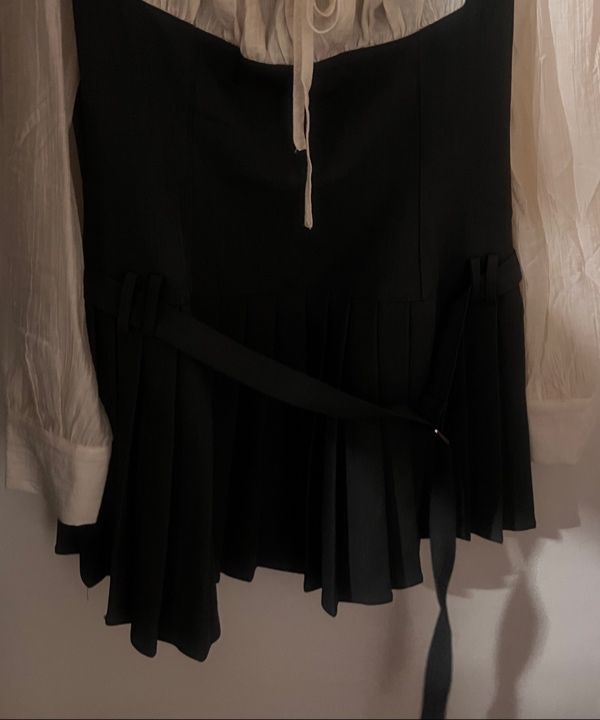 ILLIGO Preppy Ribbon Pleated Dress ワンピース MUSINSA公式 | ILLIGO プレッピーリボンプリーツワンピースチャコール