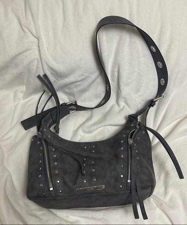 MUSINSA公式 | ILLIGO リーフアイレットショルダーバッグブラック