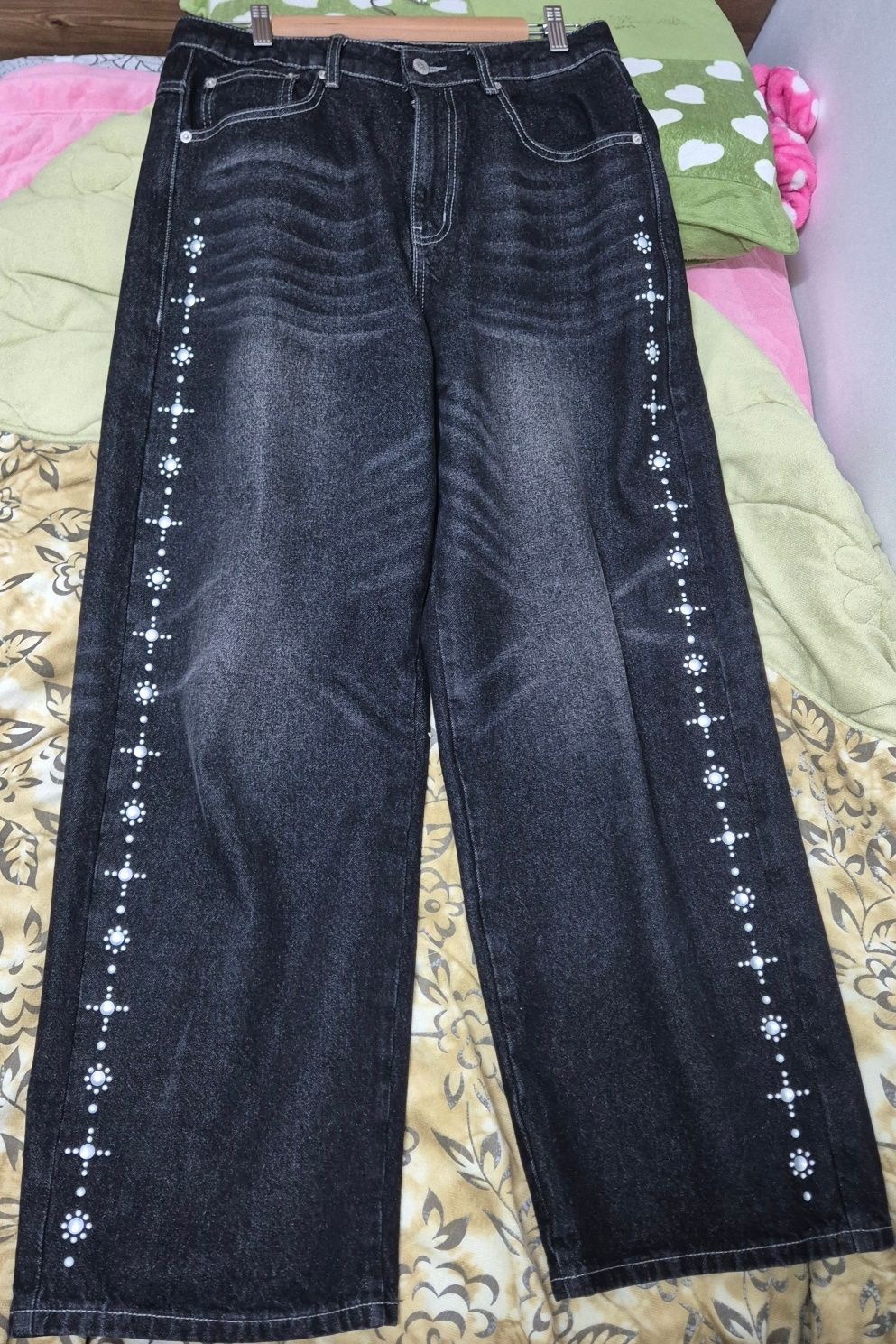 MUSINSA | AAKAM Side Rhinestone Denim Pants (Black)