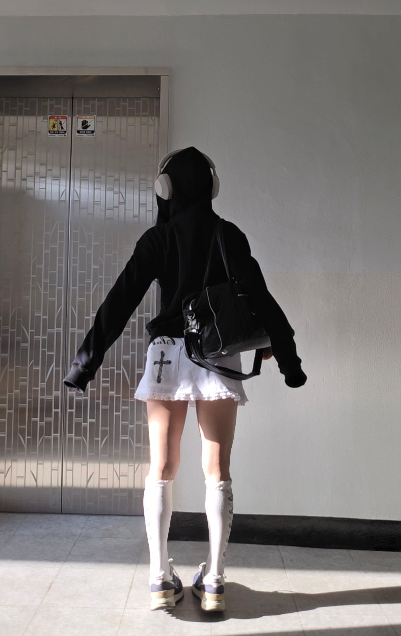 MUSINSA | AAKAM AKM CROS2 Zip-Up Hoodie (Black)