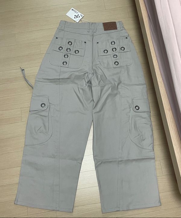 MUSINSA公式 | FANCY CLUB Cross Pocket Cargo Pants (PINK BEIGE