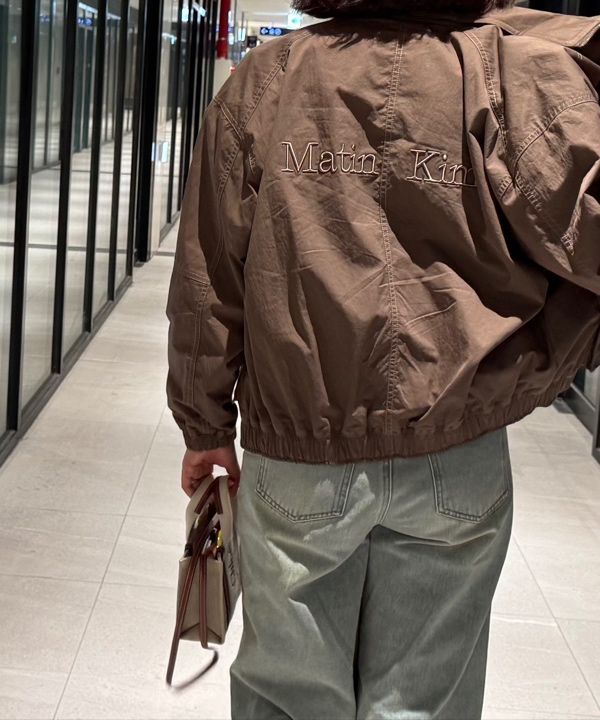 MUSINSA公式 | MATIN KIM UTILITY BOMBER JUMPER FOR WOMEN IN KHAKI BROWN