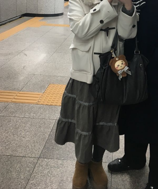MUSINSA公式 | AEAE CHECK MIDI TIERED SKIRT [BROWN]