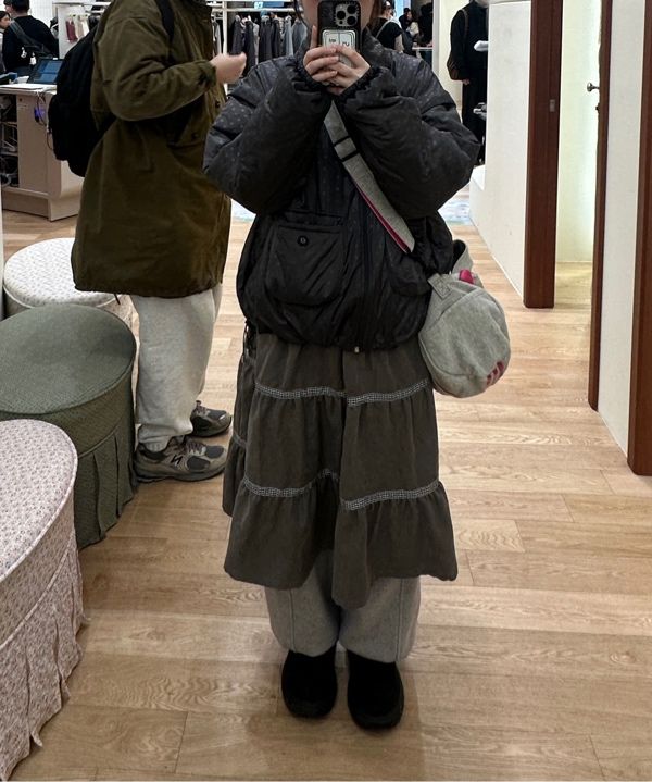 MUSINSA公式 | AEAE CHECK MIDI TIERED SKIRT [BROWN]