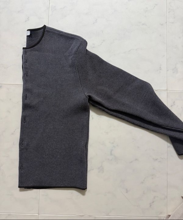 MUSINSA公式 | AMOMENTO STRIPE BUTTON UP CARDIGAN (2COLORS)