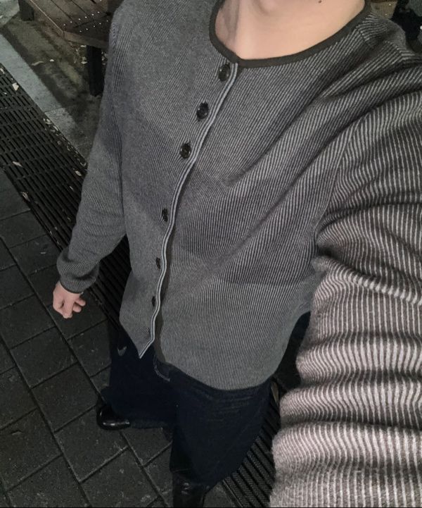 MUSINSA公式 | AMOMENTO STRIPE BUTTON UP CARDIGAN (2COLORS)
