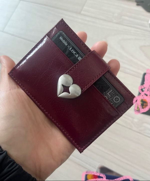 MUSINSA公式 | FENNEC HEARTY BRIDGE POCKET MINI - DEEP CHERRY