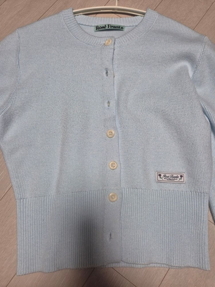 トップス ROSEFRANTZ Soft Nut Button Cardigan MUSINSA公式 | ROSÉ FRANTZ Soft Nut Button Cardigan [Sky Blue]