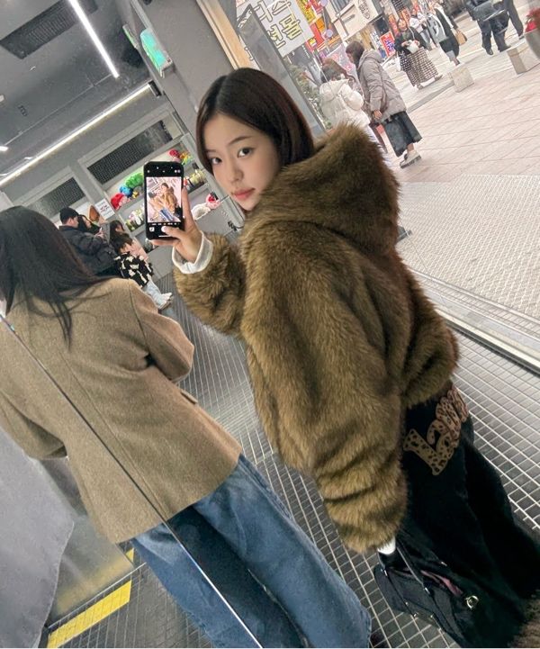 MUSINSA公式 | GLOWNY MOOR REVERSIBLE FUR JACKET (BROWN)