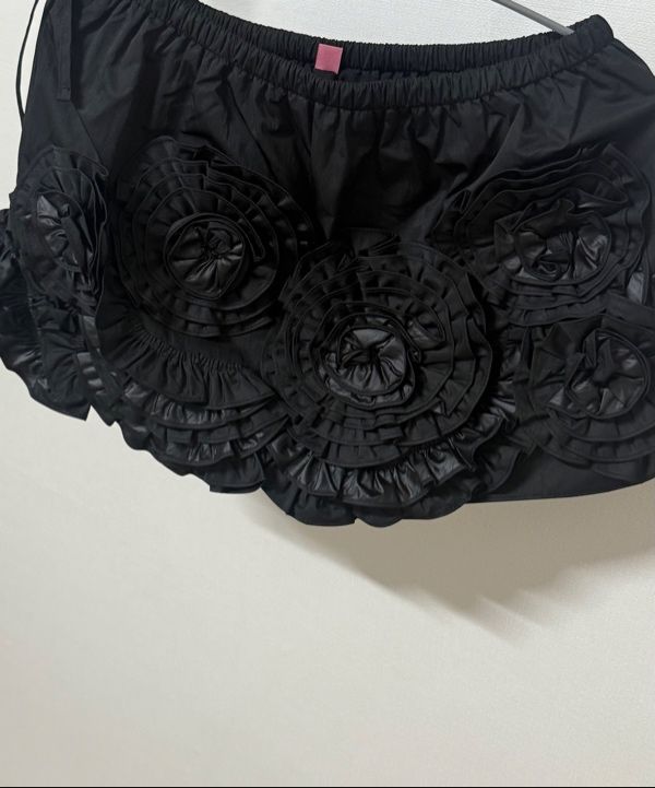 【限定価格】【Sinoon】 Rose Frill Mini Skirt MUSINSA公式 | SINOON Rose Frill Mini Skirt (Black)