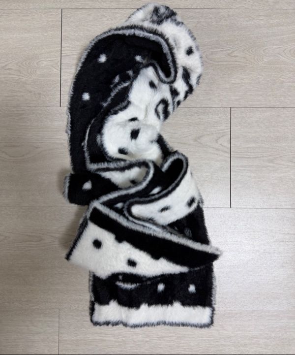 MUSINSA公式 | VIDEO JOCKEY スタベリーマフラー [オフホワイト]