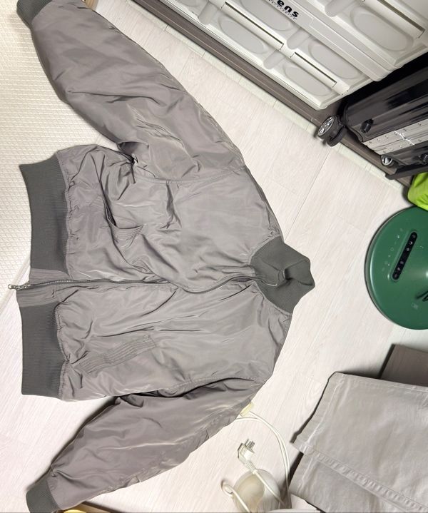 MUSINSA公式 | MOO ハイネッククロップボンバージャケット - グレー