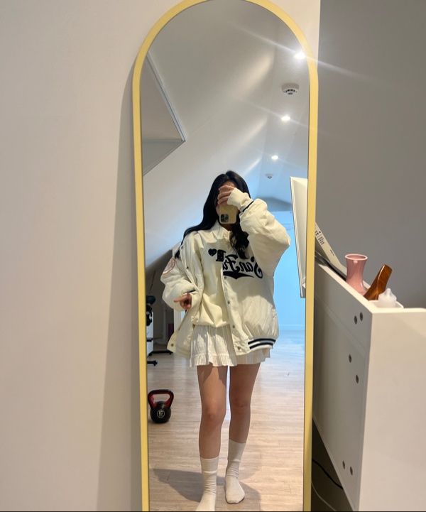 MUSINSA公式 | RONRON DOT R FRILL COLLAR SWEATSHIRT CREAM