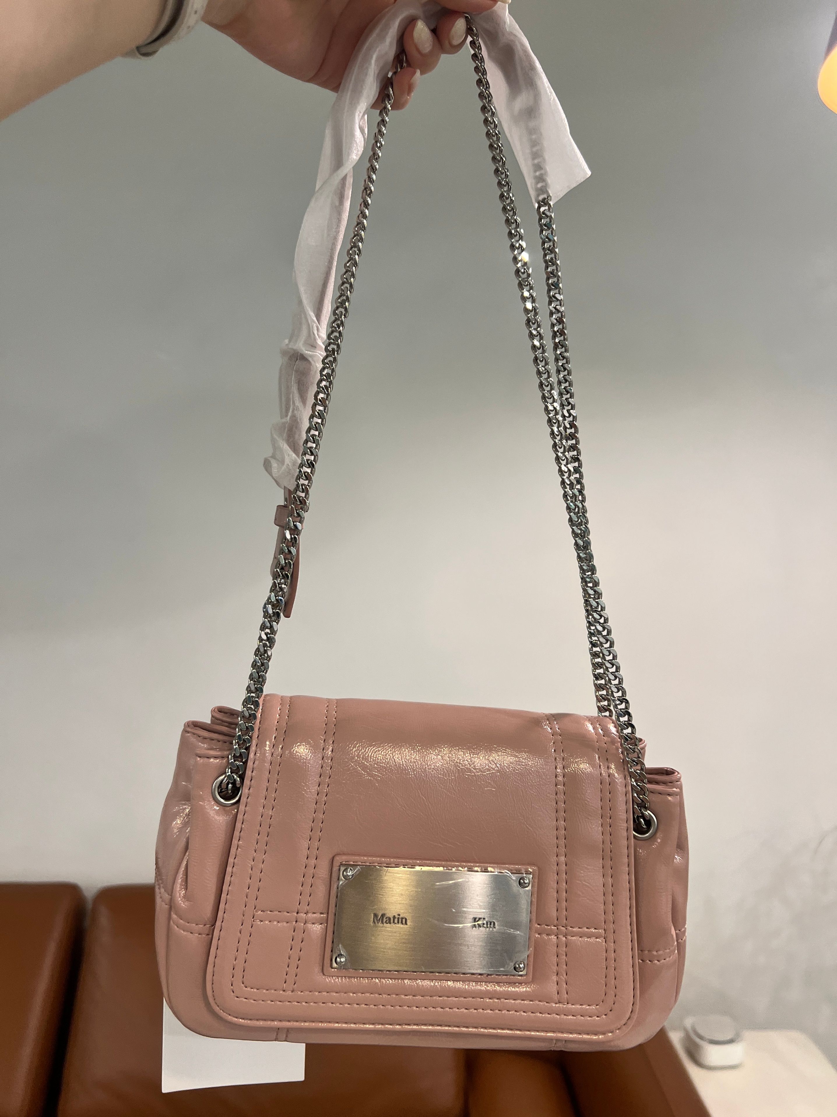 MUSINSA公式 | MATIN KIM GLOSSY QUILTING SMALL CHAIN BAG IN PINK