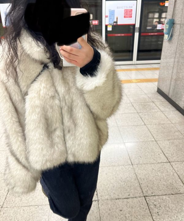 MUSINSA | ROSÉ FRANTZ Crop Mix Fur Jacket [Beige]