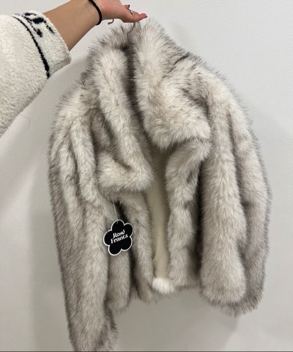 MUSINSA | ROSÉ FRANTZ Crop Mix Fur Jacket [Beige]