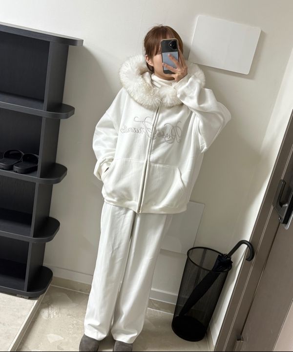 MUSINSA公式 | ROSÉ FRANTZ Fur Overfit Lettering Hood Zip-up [Ivory]