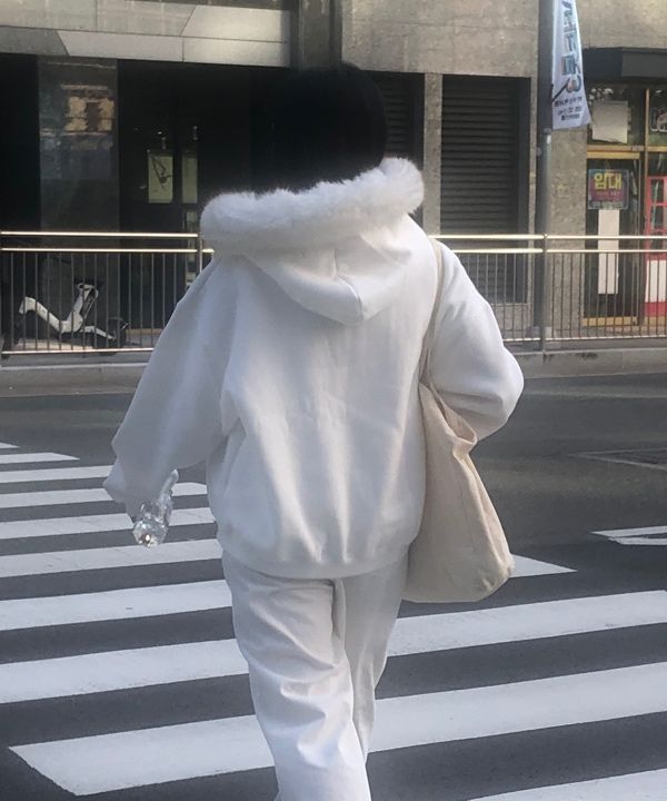 MUSINSA公式 | ROSÉ FRANTZ Fur Overfit Lettering Hood Zip-up [Ivory]