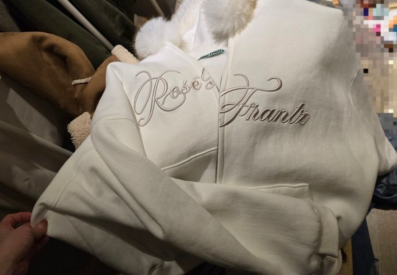 MUSINSA公式 | ROSÉ FRANTZ Fur Overfit Lettering Hood Zip-up [Ivory]